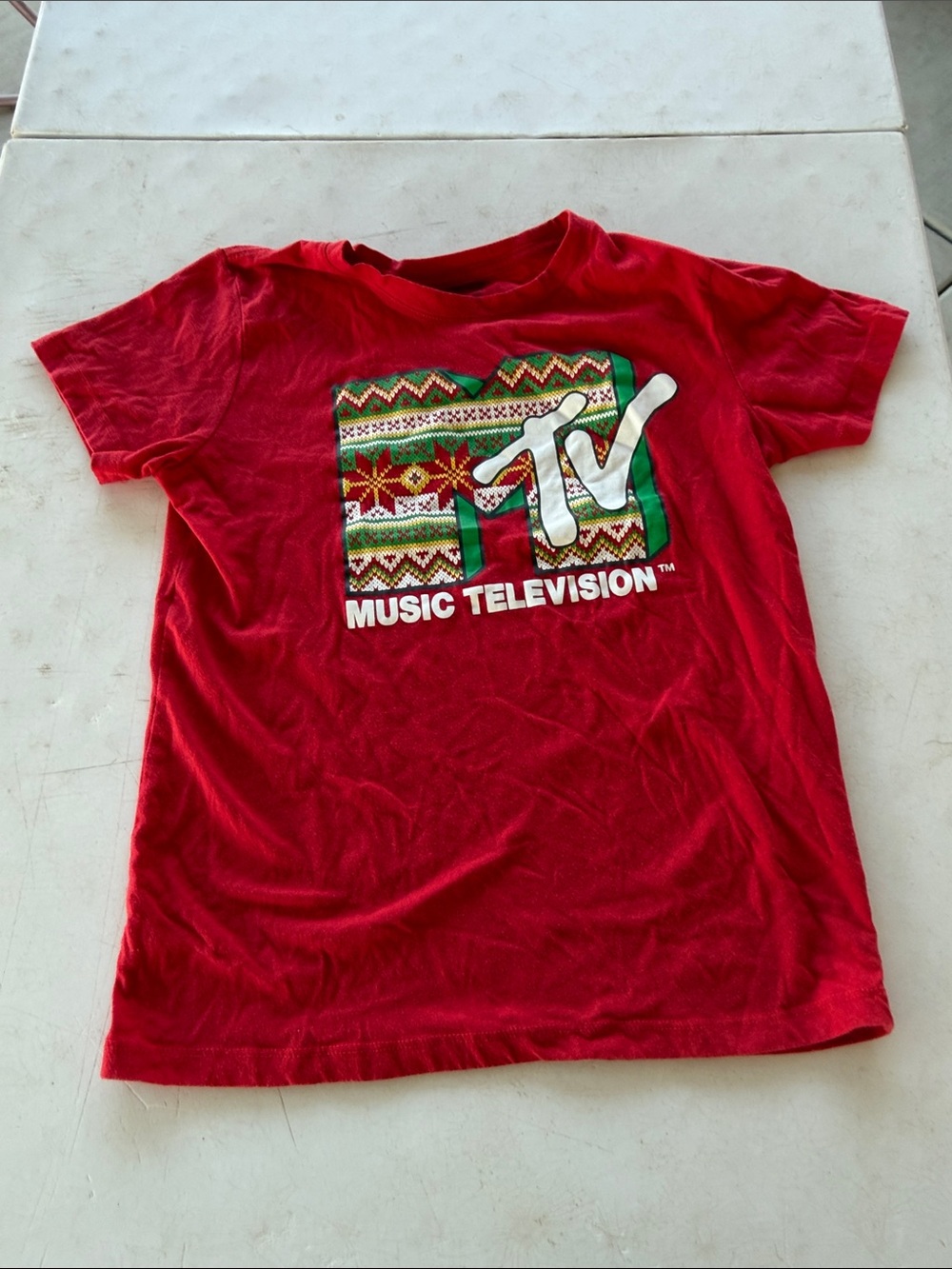 MTV Red Kids Short Sleeve Tee with Holiday Logo